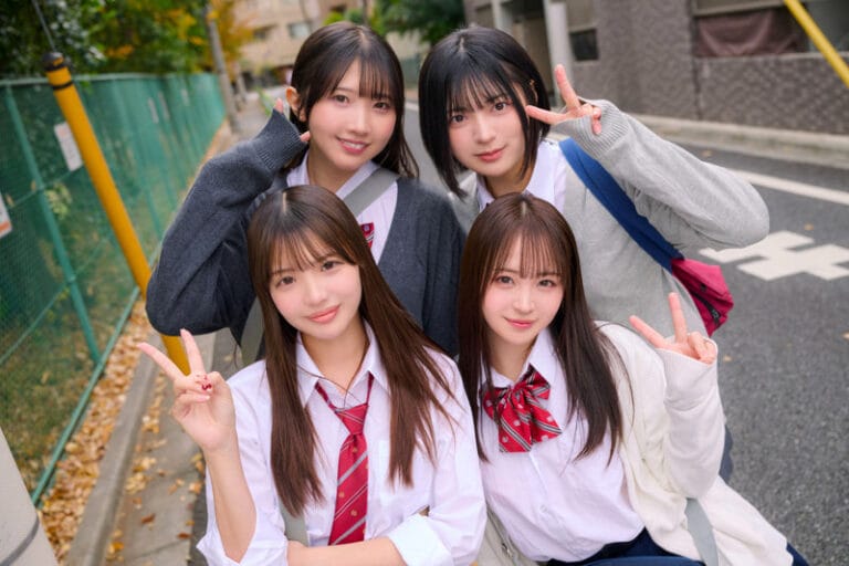める＆ひかり＆もあ＆ゆみ サンプル画像 01